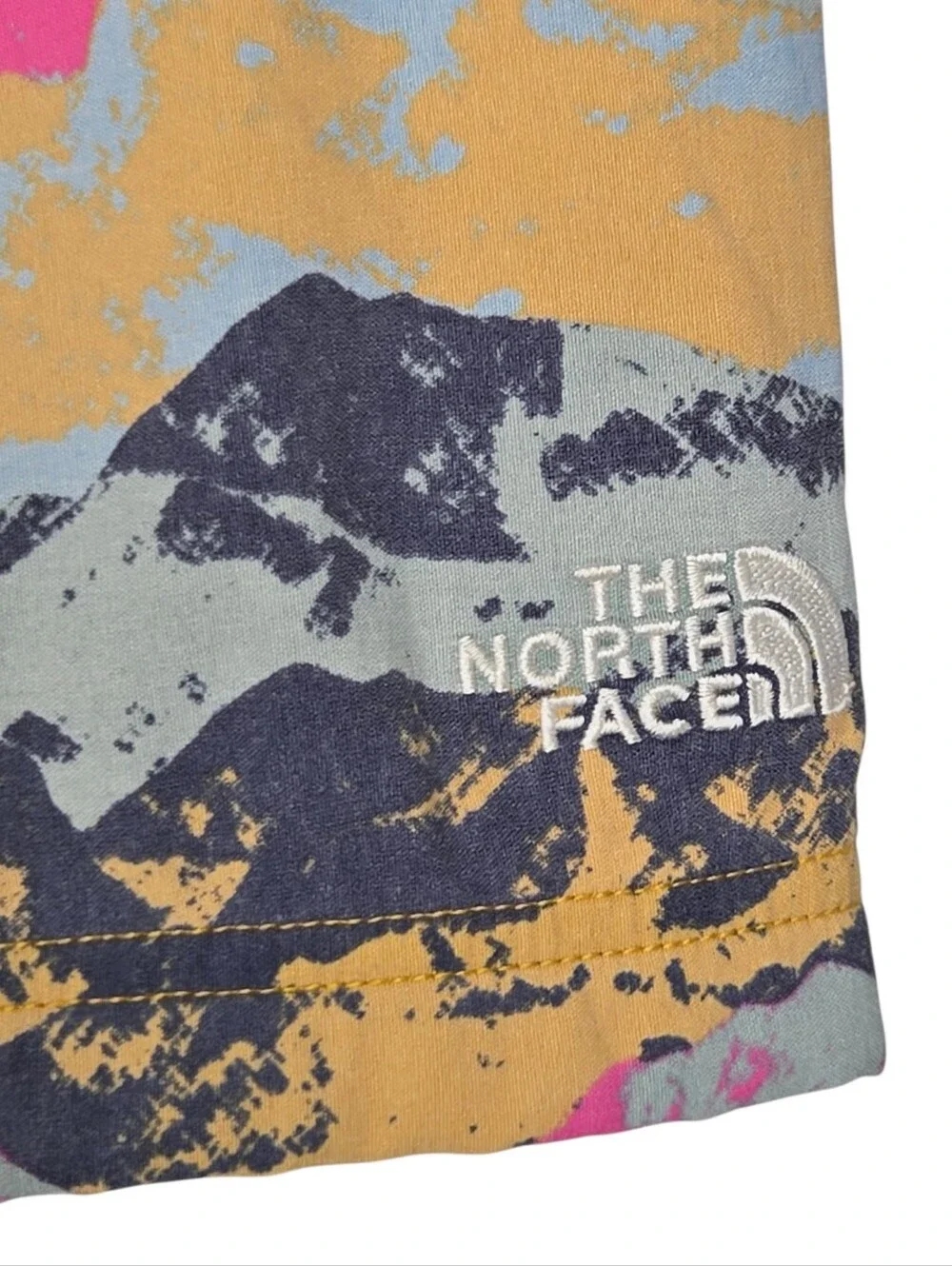 The North Face Mens Arrowwood Yellow Mountain Print Class V Belted Shorts Medium